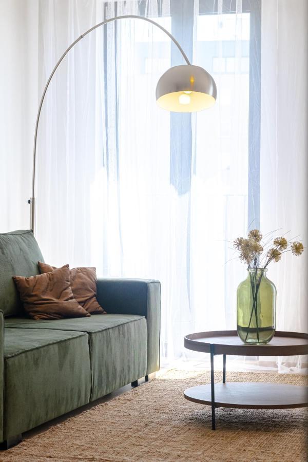 Newly Built Apartment In Vibrant Neighbourhood Прага Экстерьер фото